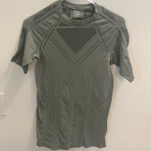 Athleta Seamless Green Short Sleeve Workout Top